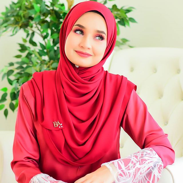 Inspirasi 7 Wanita Berjaya Dalam Industri Perniagaan Dan Fesyen Di Malaysia Color Blast Blog